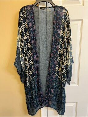 Elizabeth Gillett O/S Boho Floral Kimono Cardigan Navy & Cream, thin, soft